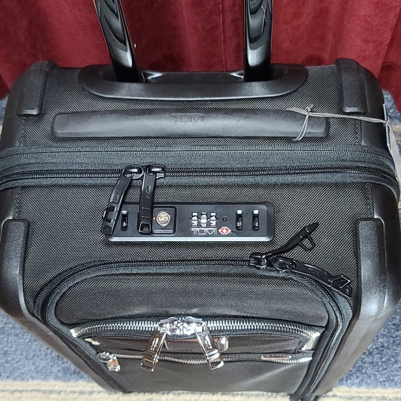 TUMI Dual Access 4wh Carry-On - Picture 6 of 16